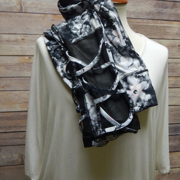 NWT AJ Activewear Mesh Ankle Leggings Black White - Picture 2 of 2